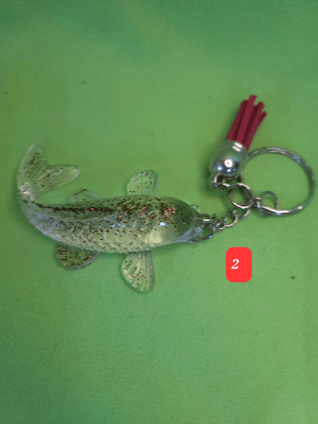 Porte clef carpe avec froufrou 