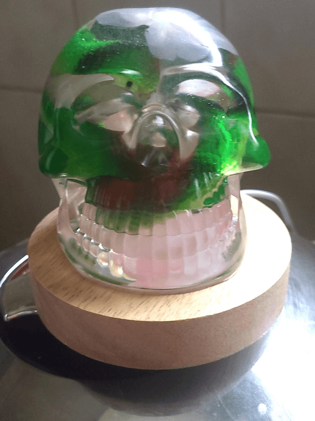 Lampe tête de mort 