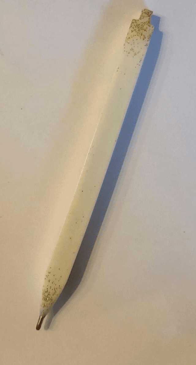 Crayon blanc doré