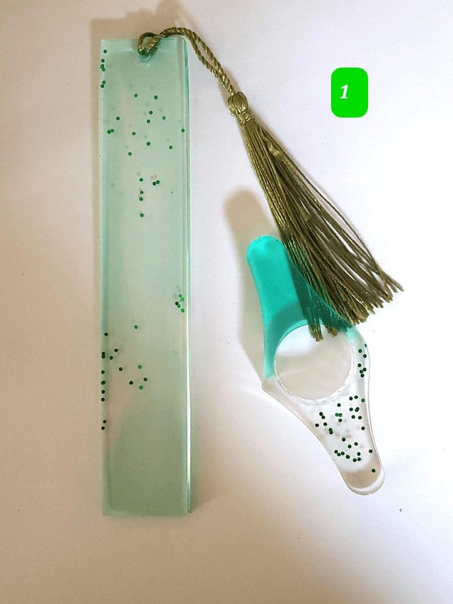 Marque page / bague de lecture vert transparent 